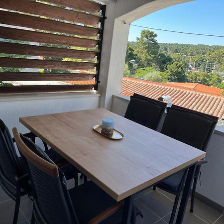Apartment Bagaric Stari Grad  Eksteriør bilde