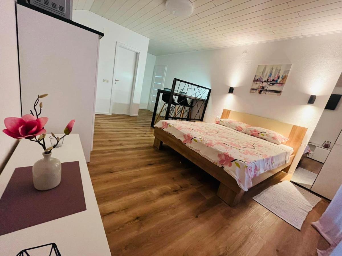 Apartment Bagaric Stari Grad  Eksteriør bilde