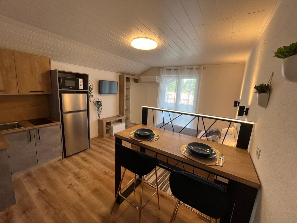 Apartment Bagaric Stari Grad  Eksteriør bilde