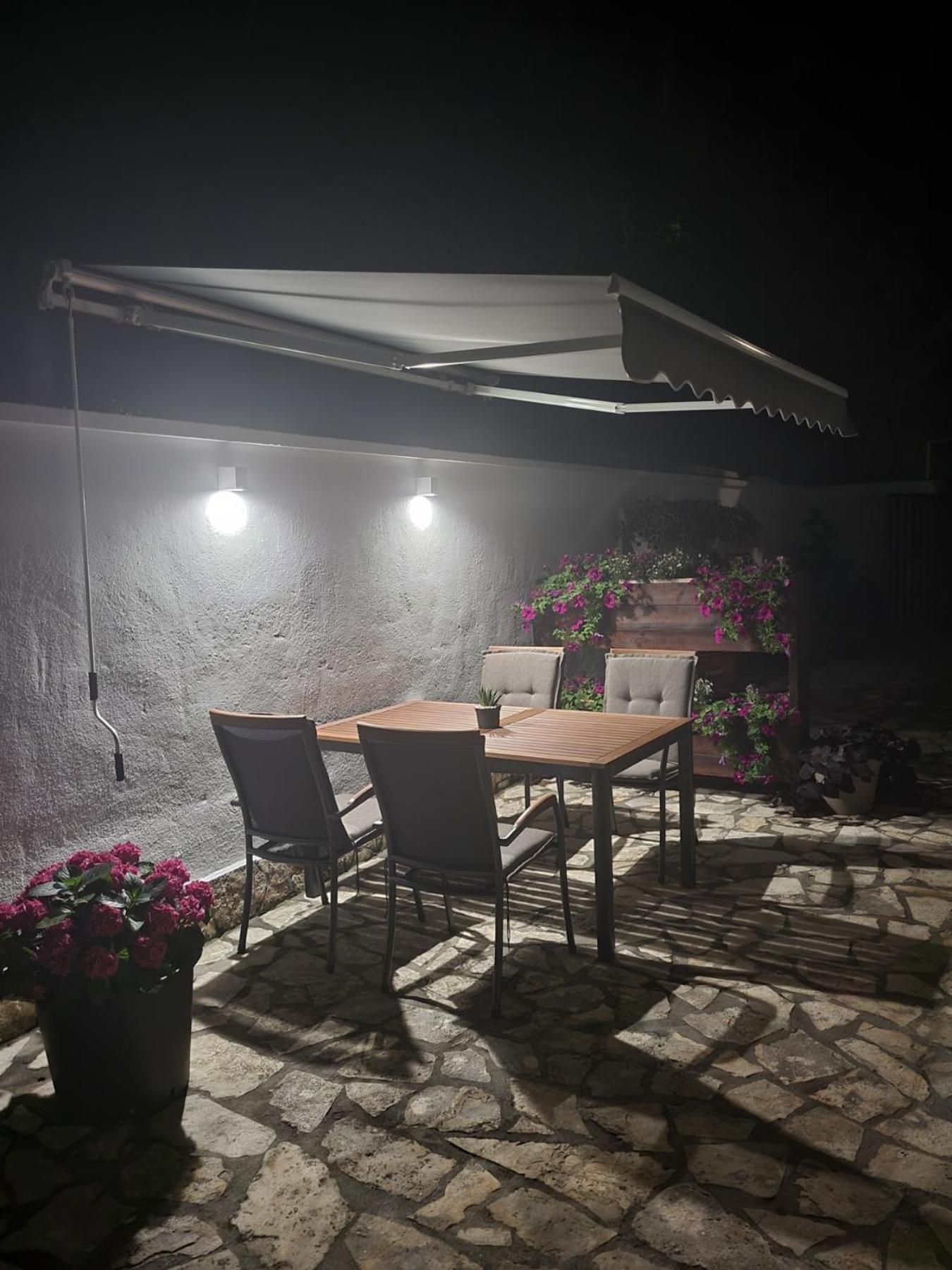 Apartment Bagaric Stari Grad  Eksteriør bilde